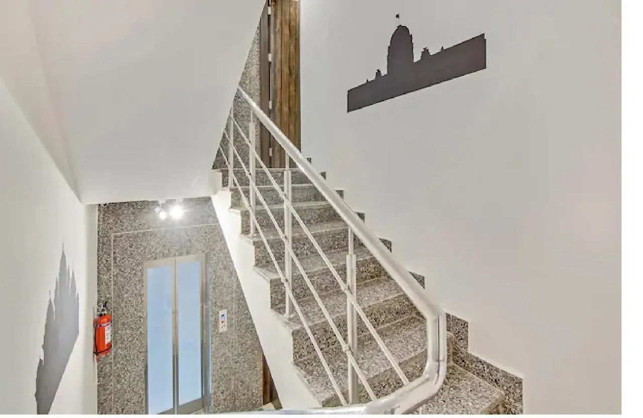Nuab House - Near Fortis, Max, Medanta, Paras Hospitals And Huda Metro Gurgaon Hostel
