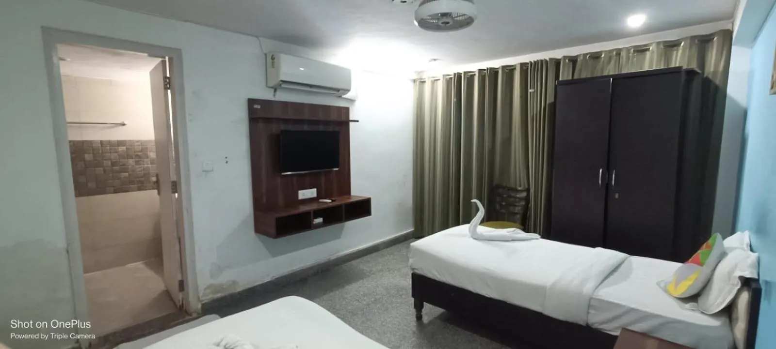 Hostel Nuab House - Near Fortis, Max, Medanta, Paras Hospitals And Huda Metro Gurgaon India
