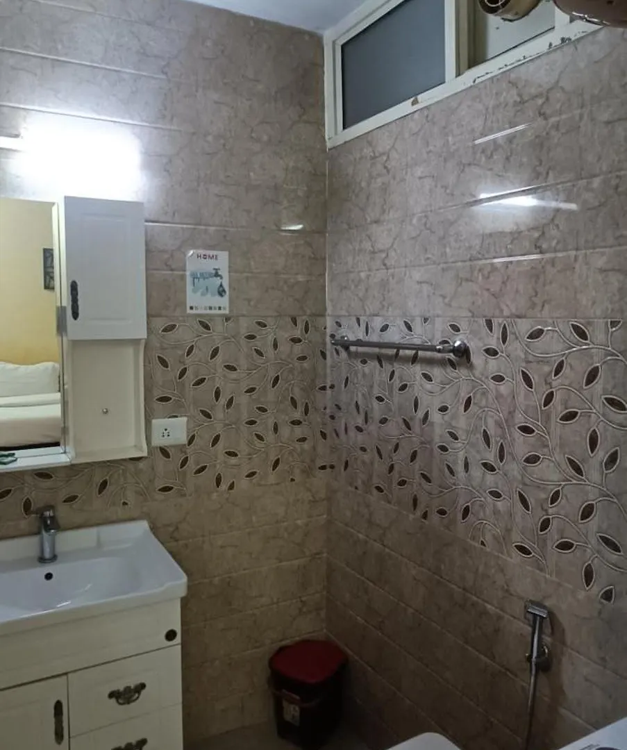 Hostel Nuab House - Near Fortis, Max, Medanta, Paras Hospitals And Huda Metro Gurgaon