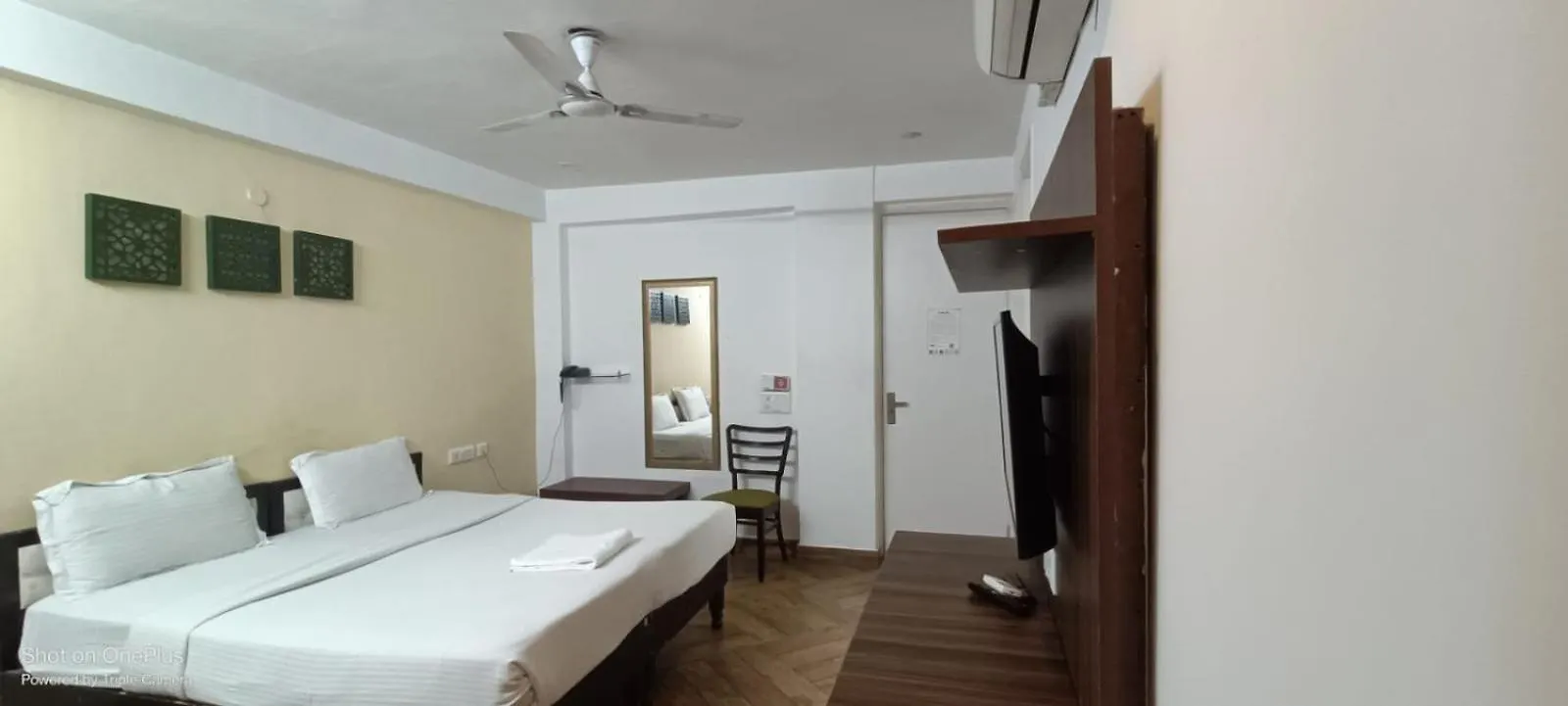 Hostel Nuab House - Near Fortis, Max, Medanta, Paras Hospitals And Huda Metro Gurgaon